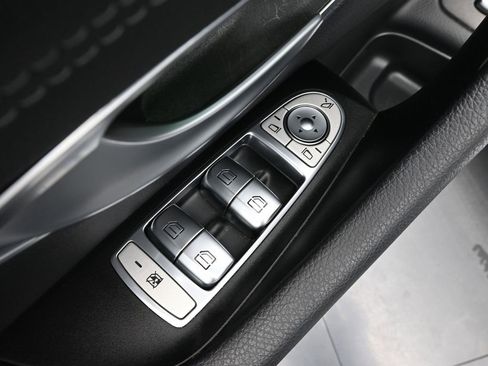 Used 2020 Mercedes-Benz E 450 4MATIC Wagon w/ Premium Package image 9