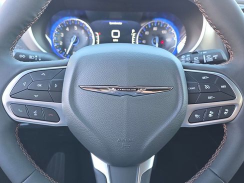 New 2026 Chrysler Pacifica Pinnacle image 21