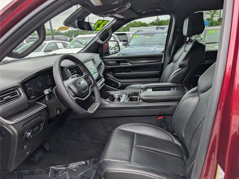 Used 2022 Jeep Wagoneer Series I AWD/4WD image 17