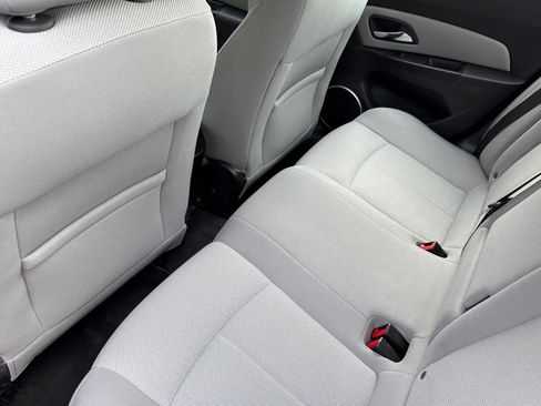 Used 2011 Chevrolet Cruze LT image 13
