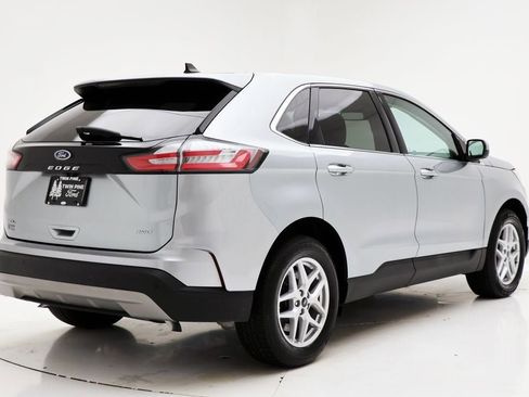 Used 2024 Ford Edge SEL image 9