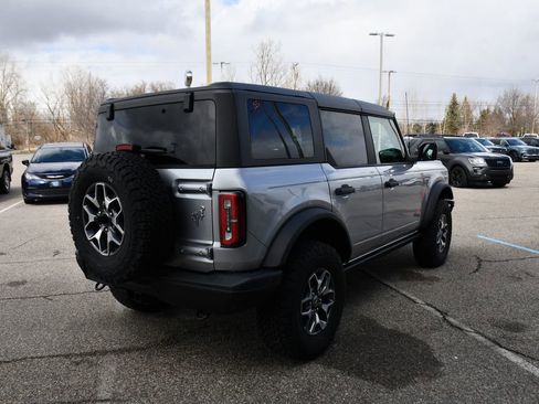 Used 2023 Ford Bronco Badlands image 6