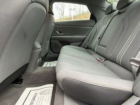 Used 2025 Hyundai Elantra SEL image 14