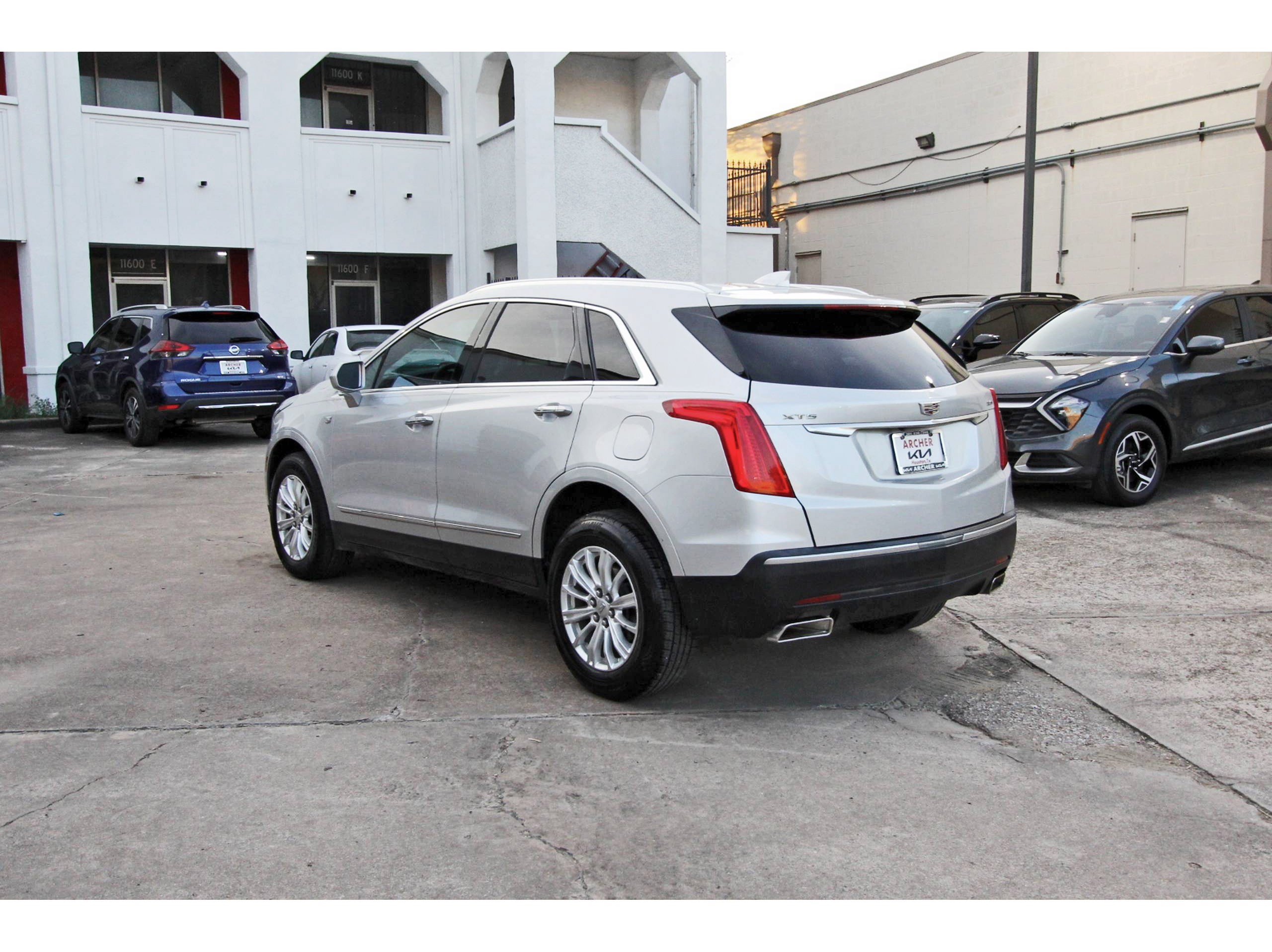 Used 2018 Cadillac XT5 FWD image 5