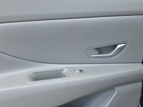 Used 2022 Hyundai Elantra SEL FWD image 11