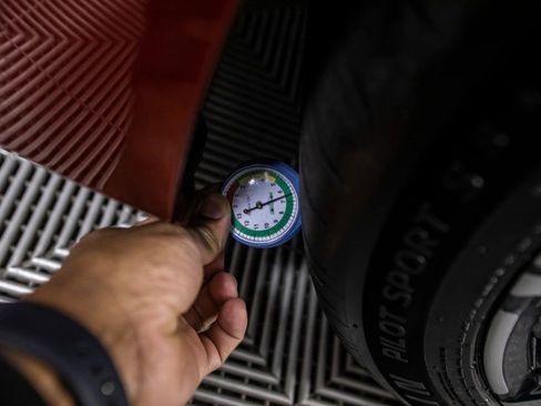 Used 2025 BMW M5 w/ Carbon Package image 47