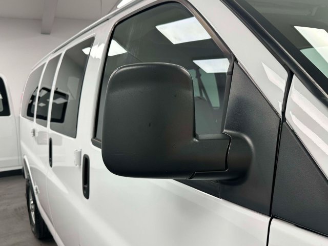 Used 2018 Chevrolet Express 2500 LT w/ LT Preferred Equipment Group RWD image 23