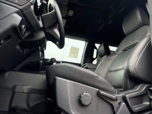 New 2025 Ford Bronco Big Bend w/ Black Diamond Package image 13