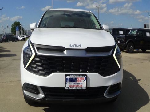 Used 2025 Kia Sportage LX AWD/4WD image 3