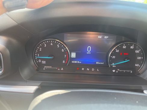 Used 2022 Ford Explorer XLT w/ Equipment Group 202A AWD/4WD image 7