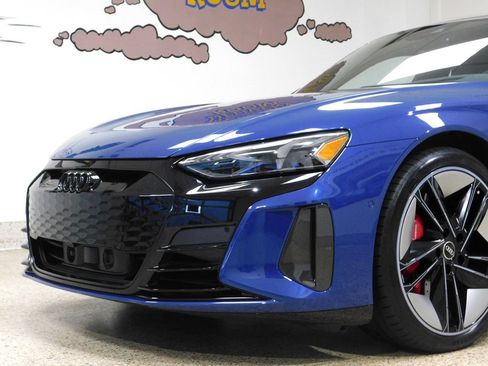 Used 2022 Audi RS e-tron GT AWD/4WD image 15