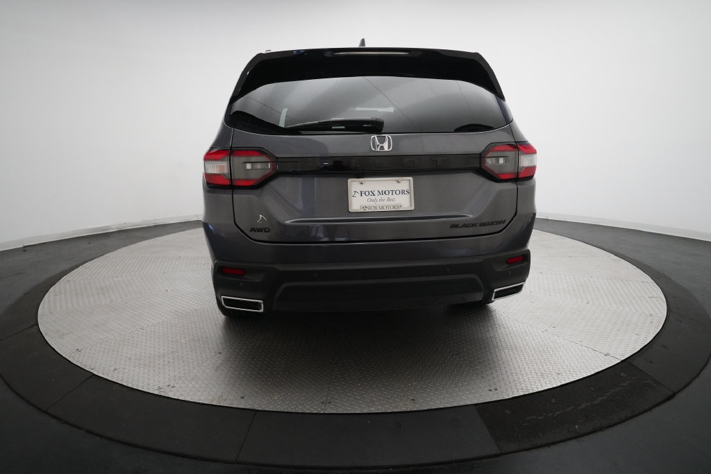 Used 2025 Honda Pilot Black Edition image 27