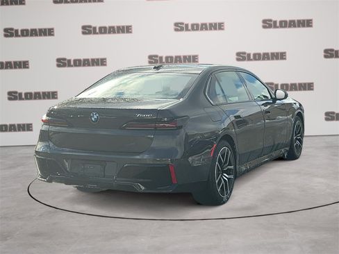 New 2026 BMW 750e xDrive image 5