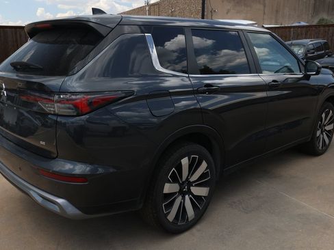 Used 2025 Mitsubishi Outlander SE FWD image 5
