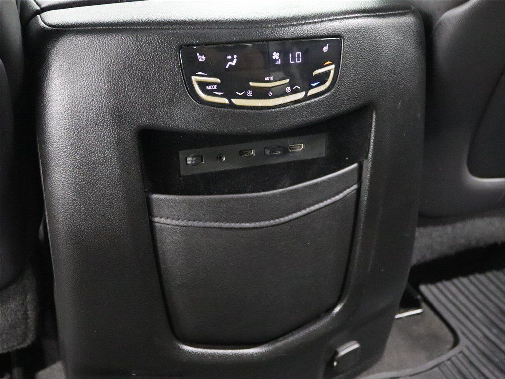 Used 2019 Cadillac Escalade Premium Luxury AWD/4WD image 16