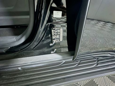 Used 2025 Nissan Armada SV image 12