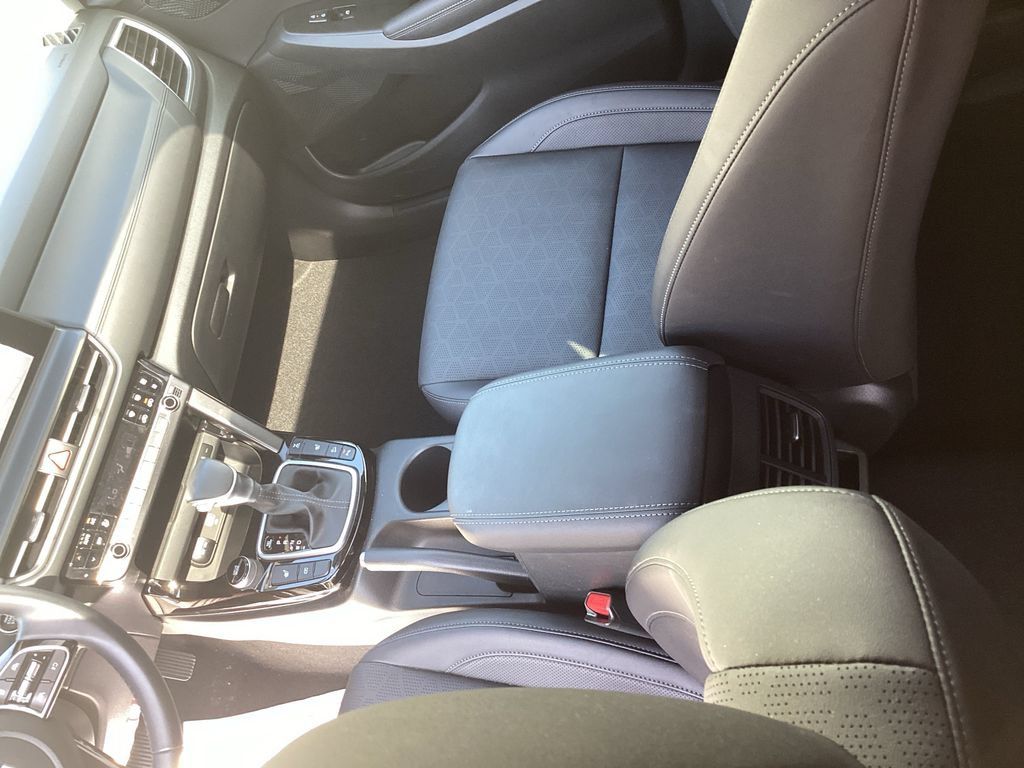 Used 2025 Kia Seltos EX w/ EX Sunroof Package AWD/4WD image 18