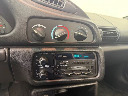 Used 1995 Chevrolet Camaro Z28 RWD image 17