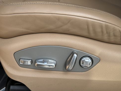 Certified 2021 Porsche Macan S AWD/4WD image 21