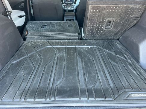 Used 2022 Chevrolet Equinox LS w/ LPO, Floor Liner Package AWD/4WD image 15