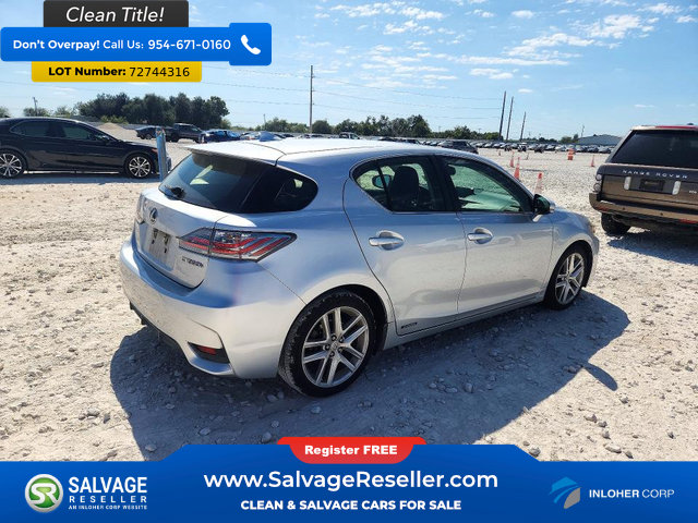 Used 2015 Lexus CT 200h w/ Navigation Package FWD image 4