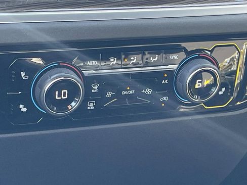 Used 2023 Chevrolet Silverado 1500 LT image 22