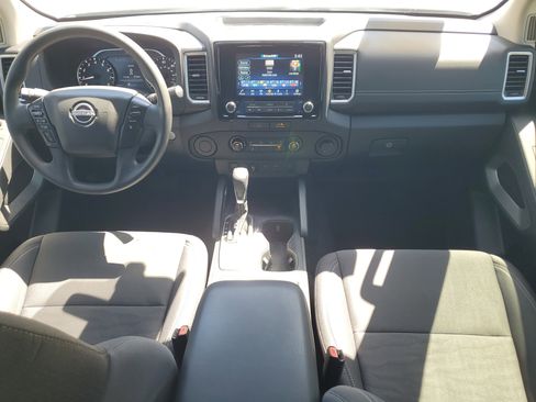 Used 2022 Nissan Frontier SV w/ Technology Package image 15