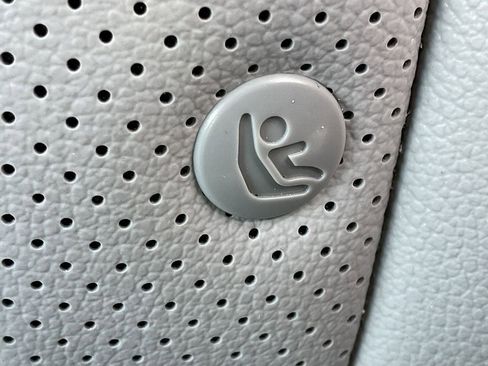 Used 2025 Hyundai Elantra Limited image 16