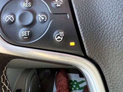 Used 2020 GMC Yukon XL SLT image 25