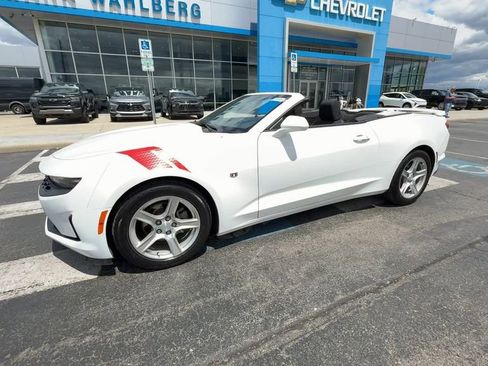 Used 2023 Chevrolet Camaro LT w/ Technology Package RWD image 4