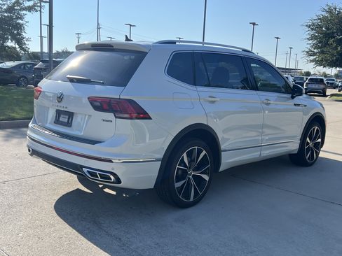 Used 2024 Volkswagen Tiguan SEL R-Line AWD/4WD image 9