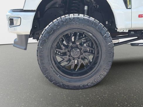 Used 2024 Ford F250 Platinum AWD/4WD image 12