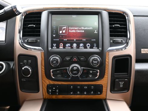 Used 2015 RAM 2500 Longhorn w/ Convenience Group AWD/4WD image 17