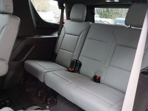 Used 2021 Chevrolet Tahoe LT w/ Luxury Package image 13