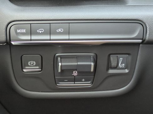 Certified 2022 Cadillac Escalade Sport w/ Touring Package image 26