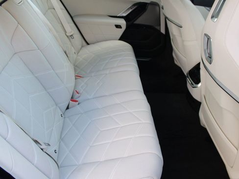 New 2026 BMW i7 eDrive50 w/ M Sport Package image 32