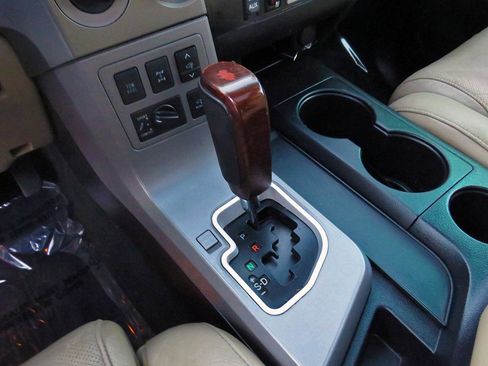 Used 2014 Toyota Sequoia Platinum image 24