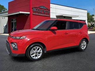 Used 2022 Kia Soul LX w/ Technology Package FWD video 1