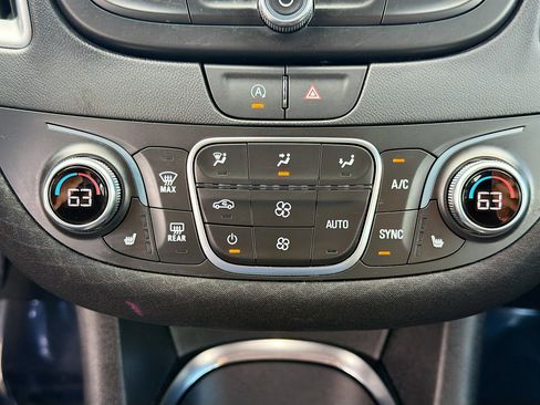 Used 2025 Chevrolet Malibu LT FWD image 32