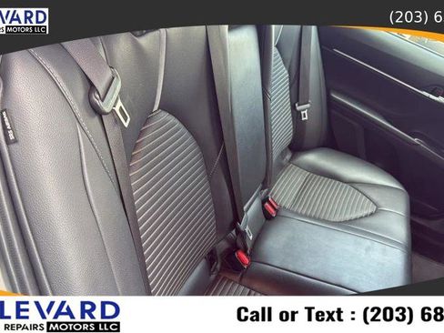 Used 2019 Toyota Camry SE image 30
