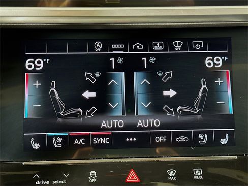 Used 2022 Audi S6 Prestige w/ Prestige Package image 39