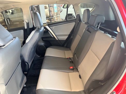 Used 2014 Toyota RAV4 Limited image 18