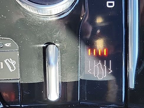 Certified 2024 Jeep Grand Cherokee Overland image 38