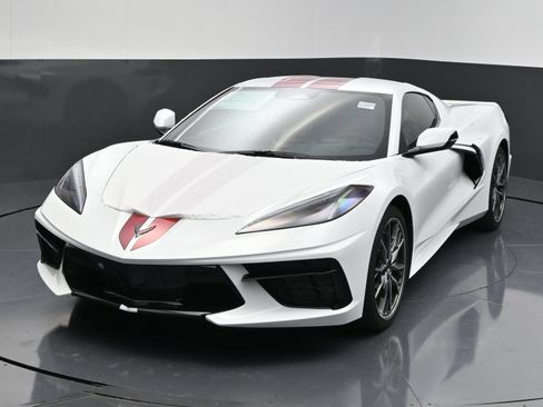 New 2027 Chevrolet Corvette Stingray Coupe w/ 1LT RWD image 3