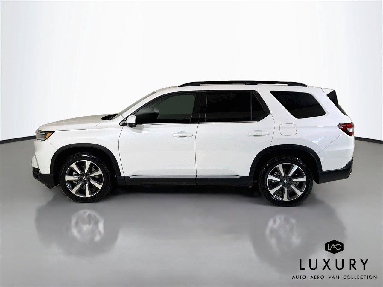 Used 2024 Honda Pilot Elite image 9
