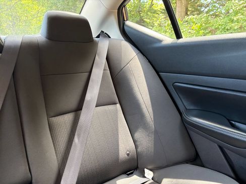 Used 2025 Nissan Altima 2.5 SV FWD image 37