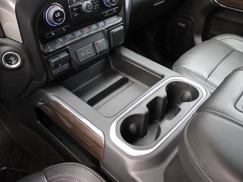 Used 2019 Chevrolet Silverado 1500 RST AWD/4WD image 25