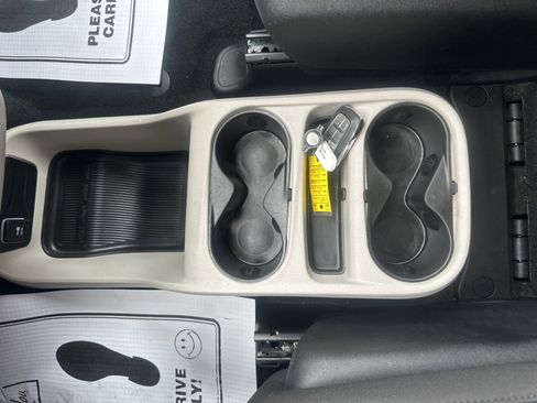 Used 2024 Chrysler Voyager LX FWD image 36