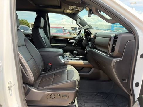 Used 2024 Chevrolet Silverado 1500 High Country w/ High Country Premium Package AWD/4WD image 52