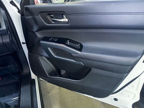 Certified 2024 Nissan Pathfinder SL image 44